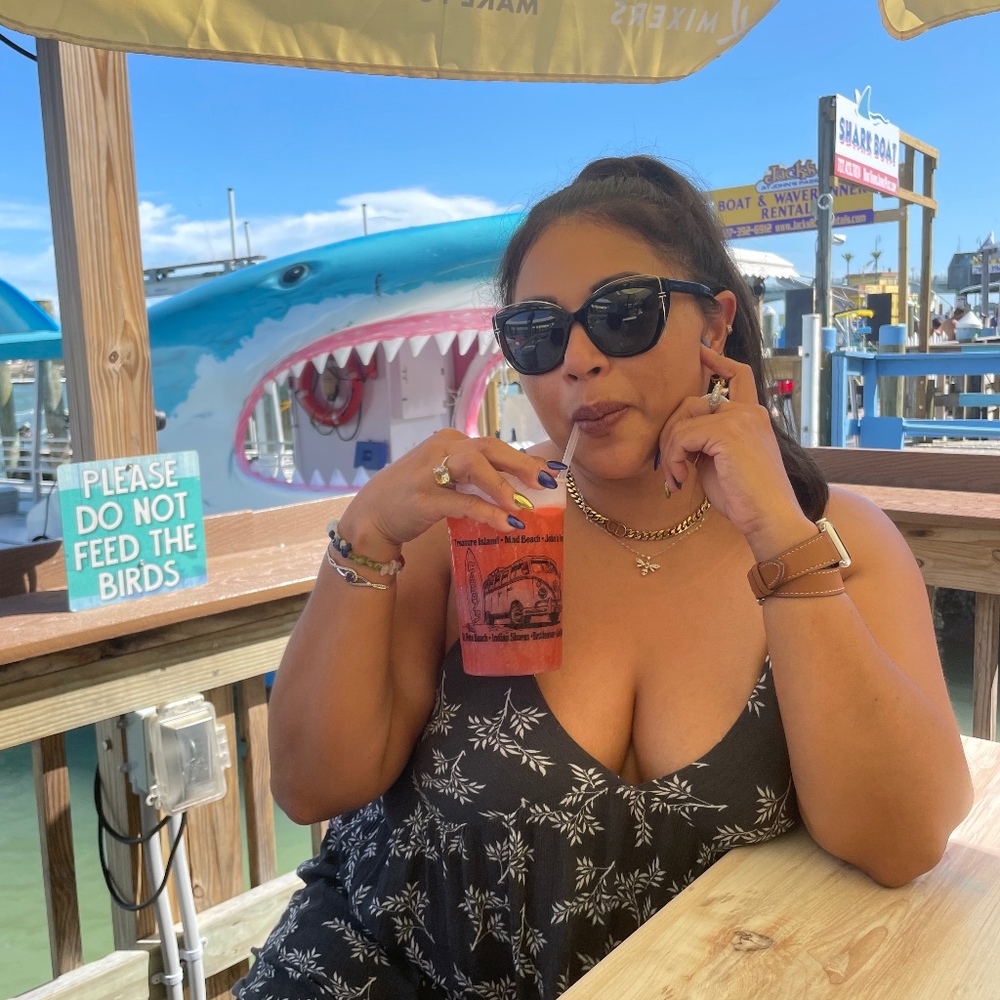 Meet your Posher, Claudia